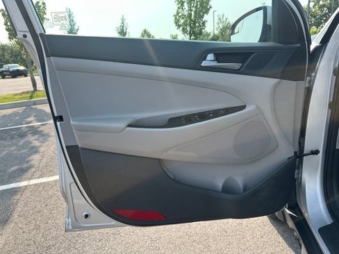 Used 2017 Hyundai Tucson SE w/ SE Popular Package 02 FWD image 13