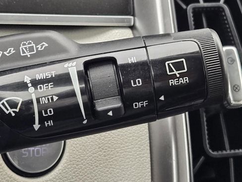 Used 2023 Kia Sorento S w/ Panoramic Sunroof Package image 47