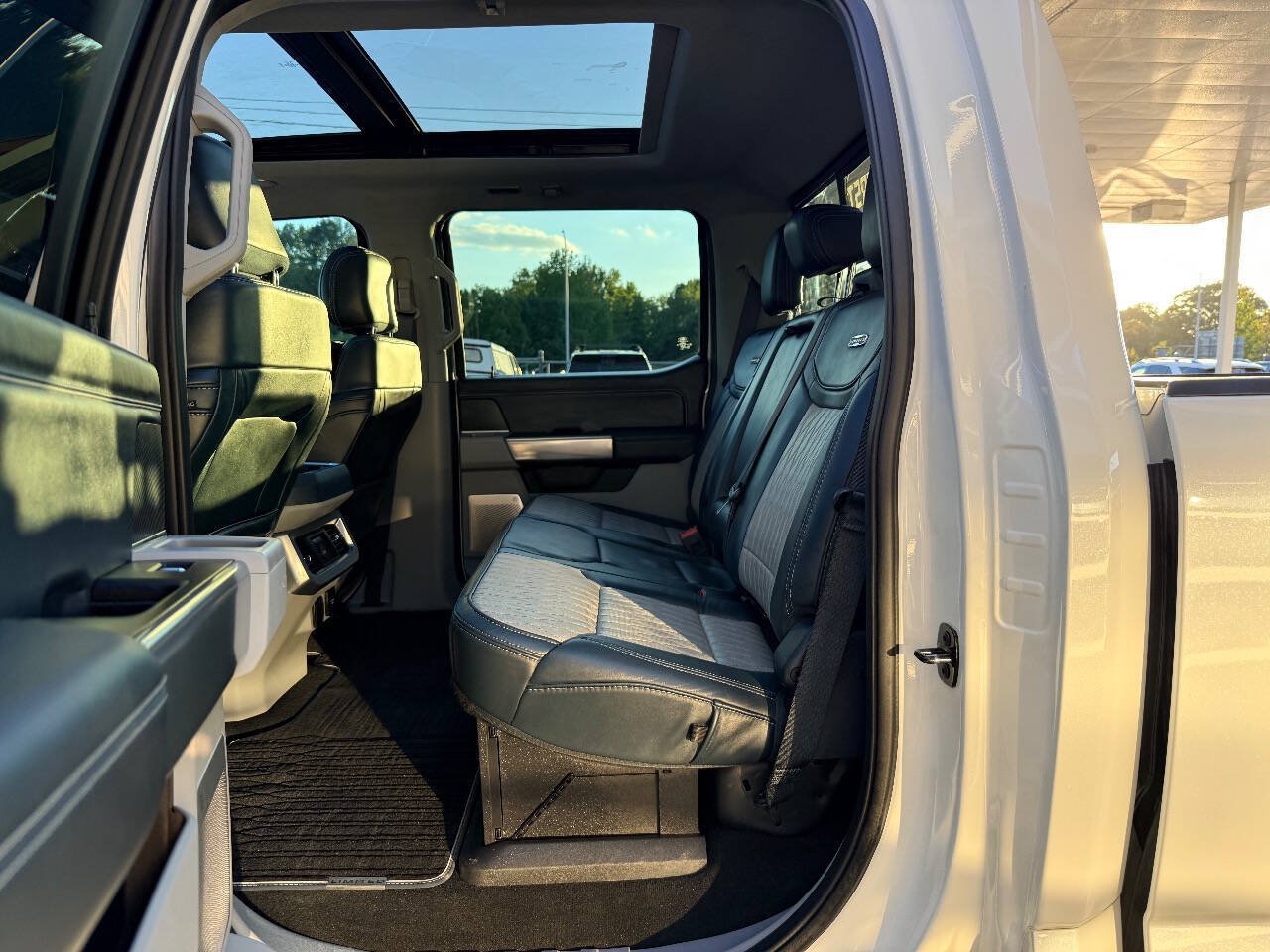 Used 2024 Ford F350 Limited w/ FX4 Off-Road Package AWD/4WD image 36