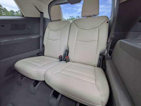 Certified 2023 Cadillac XT6 Premium Luxury AWD/4WD image 9