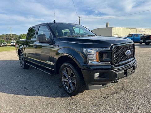 Used 2018 Ford F150 XLT w/ Equipment Group 302A Luxury AWD/4WD image 12