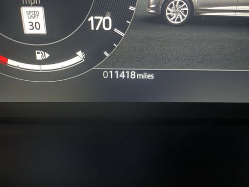 Certified 2024 Land Rover Discovery Sport Dynamic SE image 25