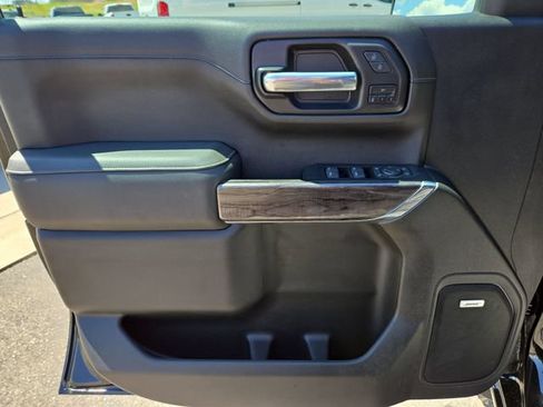 Used 2022 Chevrolet Silverado 1500 LTZ w/ LTZ Convenience Package II AWD/4WD image 15