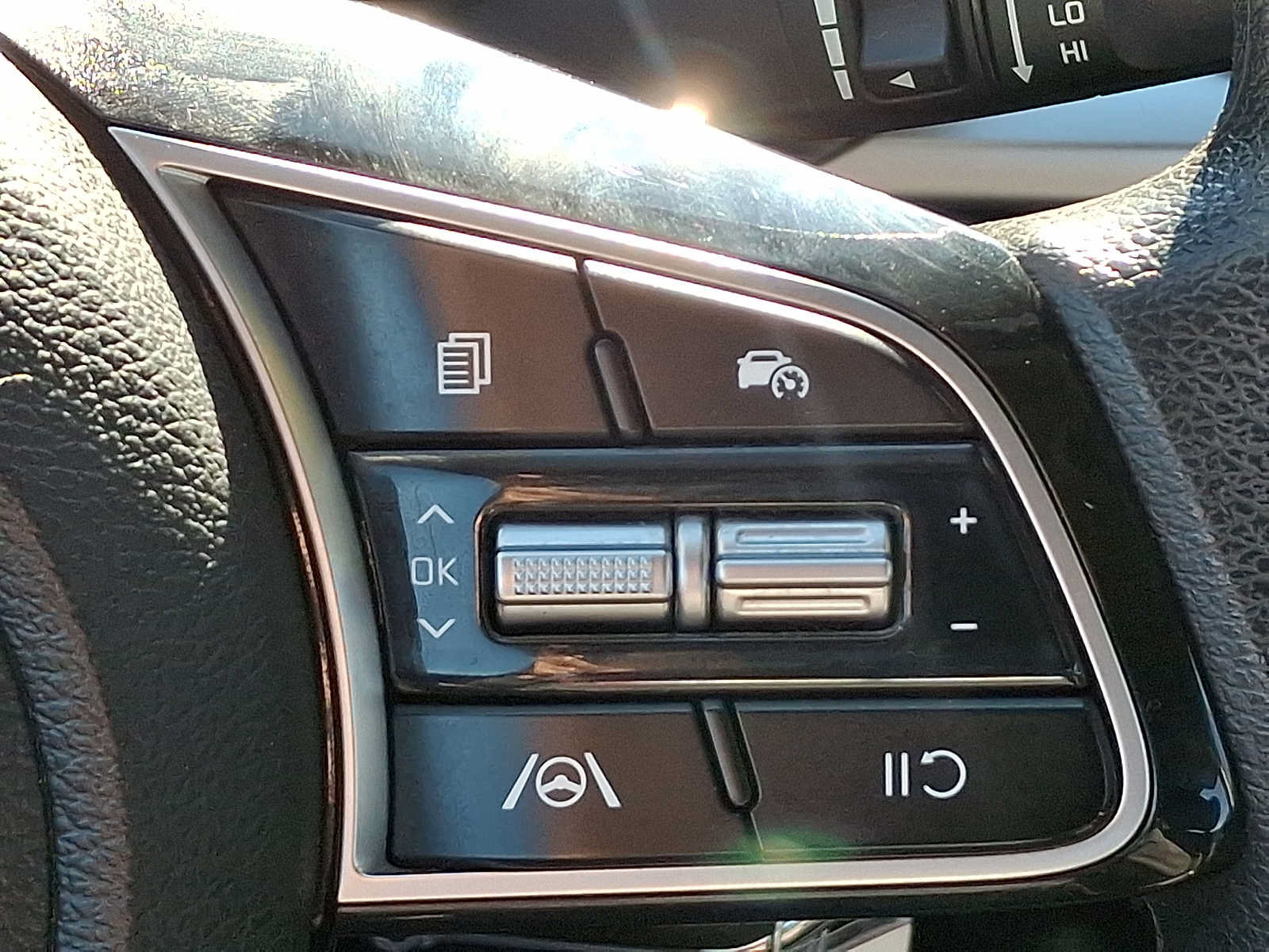 Used 2023 Kia Forte LXS w/ LXS Technology Package FWD image 23