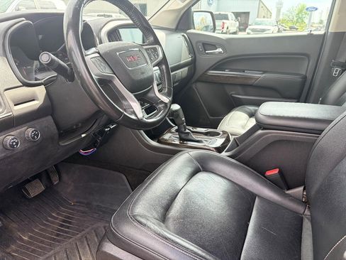 Used 2016 GMC Canyon SLT image 9