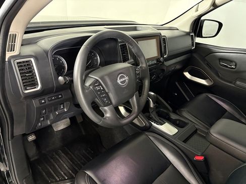 Used 2022 Nissan Frontier SV w/ SV Premium Package RWD image 17