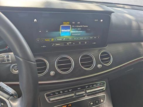 Used 2022 Mercedes-Benz E 350 Sedan image 7