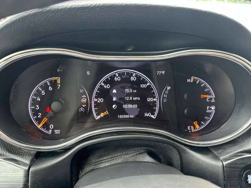 Used 2019 Jeep Grand Cherokee Laredo w/ 18" Wheel & 8.4" Radio Group AWD/4WD image 15