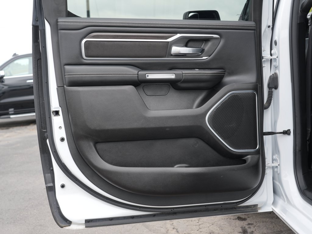 Used 2025 RAM 1500 Laramie AWD/4WD image 19
