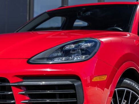 Certified 2021 Porsche Cayenne image 17