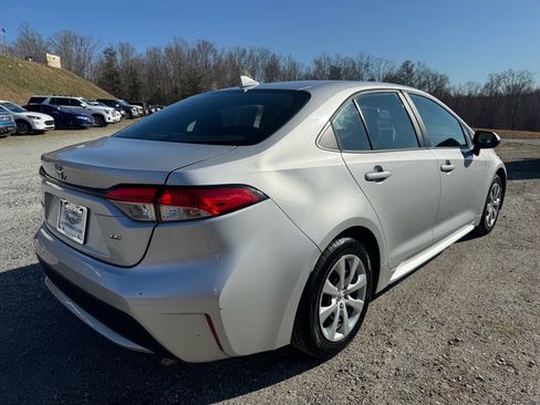 Used 2021 Toyota Corolla LE image 7
