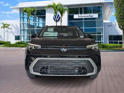 New 2026 Volkswagen Taos SE FWD image 3