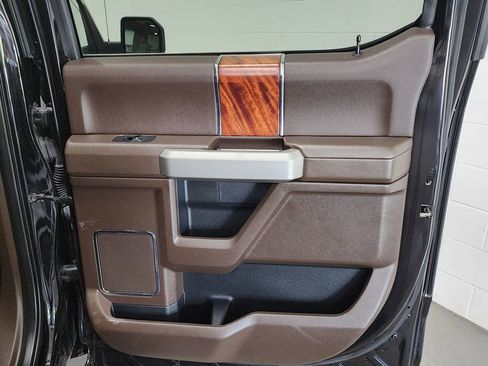 Used 2019 Ford F150 King Ranch w/ Equipment Group 601A Luxury AWD/4WD image 32