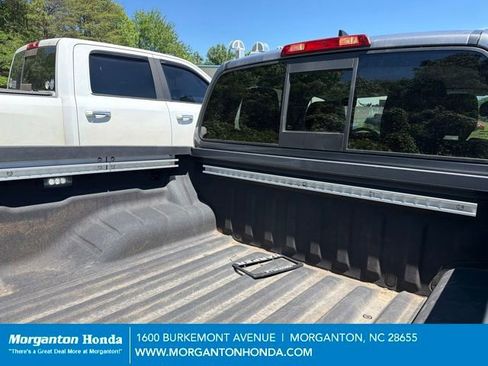 Used 2022 Nissan Frontier SV AWD/4WD image 5