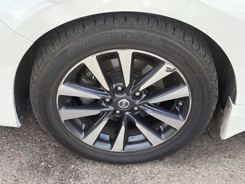 Used 2016 Nissan Altima 2.5 SV FWD image 5
