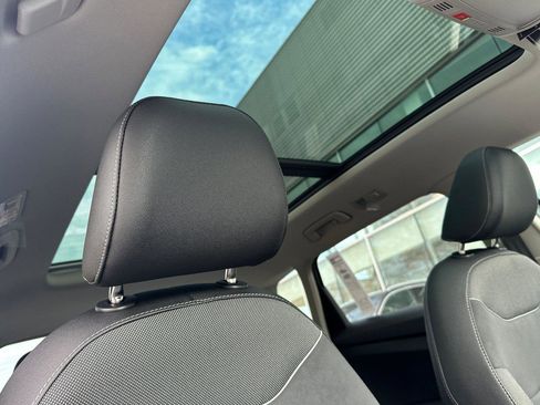 New 2026 Volkswagen Taos SE image 16