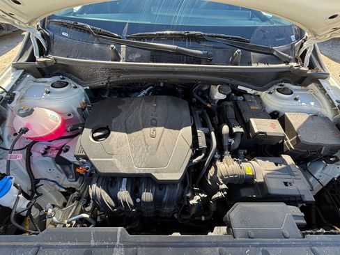 Used 2025 Kia Sportage LX image 32