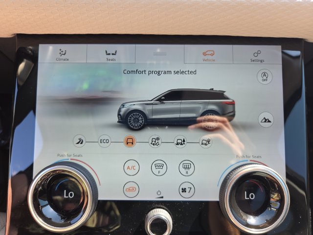 Used 2020 Land Rover Range Rover Velar R-Dynamic S AWD/4WD image 22