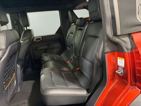 Used 2024 Ford Bronco Badlands image 30