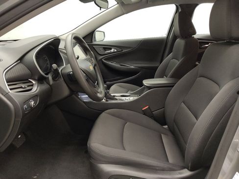 Used 2025 Chevrolet Malibu LT FWD image 17