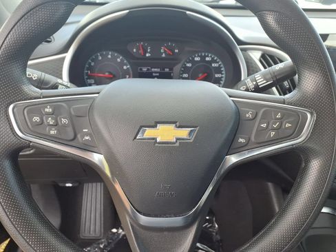 Used 2025 Chevrolet Malibu LT FWD image 7
