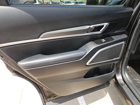 Used 2022 Kia Telluride S FWD image 11