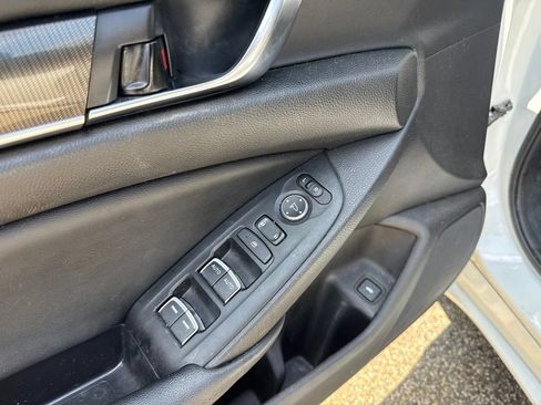 Used 2022 Honda Accord Sport image 9