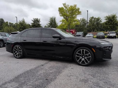 Used 2024 BMW 750e xDrive w/ Executive Package AWD/4WD image 2