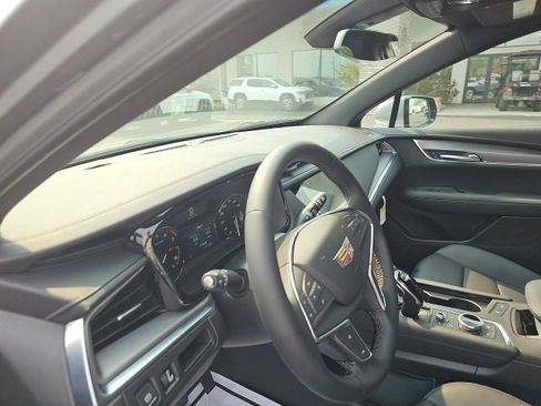 New 2025 Cadillac XT5 Luxury w/ LPO, Floor Liner Package image 34