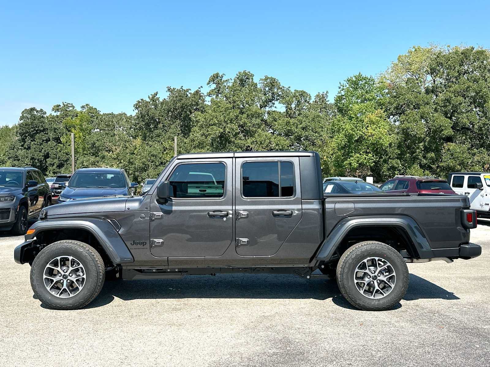 New 2027 Jeep Gladiator Sport AWD/4WD image 12