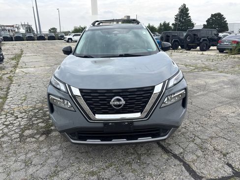 Used 2023 Nissan Rogue SL AWD/4WD image 2