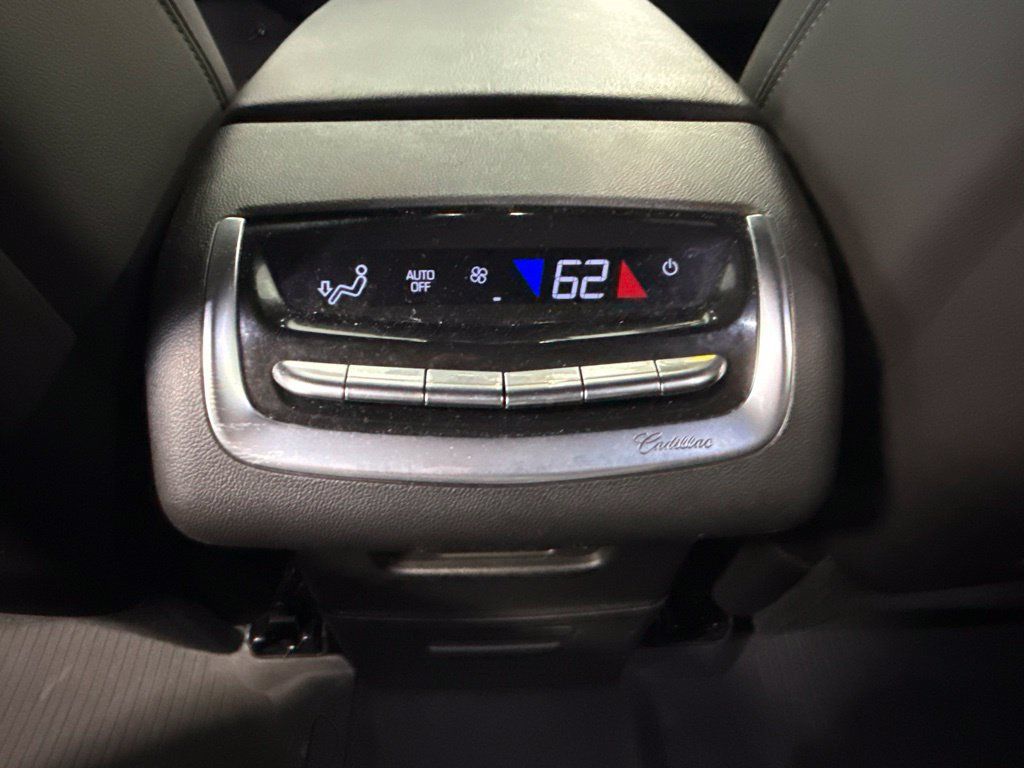 Used 2022 Cadillac XT6 Premium Luxury w/ Technology Package AWD/4WD image 20
