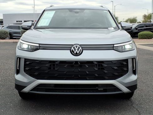 Certified 2025 Volkswagen Tiguan S image 2