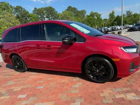 Used 2025 Honda Odyssey Sport-L image 3