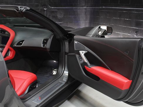 Used 2015 Chevrolet Corvette Z06 w/ Z07 Performance Package RWD image 35