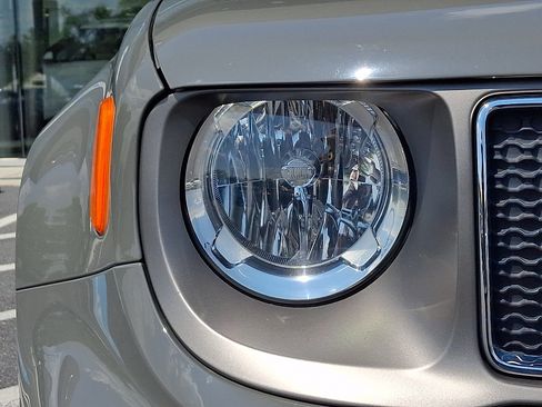 Used 2021 Jeep Renegade Limited AWD/4WD image 9