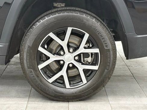 Used 2023 Jeep Grand Cherokee L Limited image 6