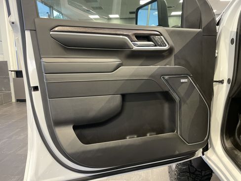 Used 2024 Chevrolet Silverado 2500 LTZ w/ LTZ Convenience Package image 13