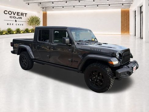 Used 2021 Jeep Gladiator Sport AWD/4WD image 1