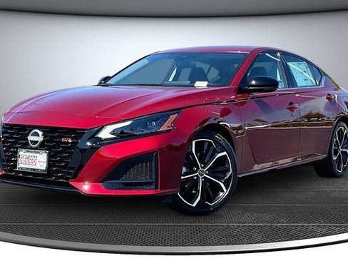 New 2026 Nissan Altima 2.5 SR w/ SR Premium Package FWD image 2