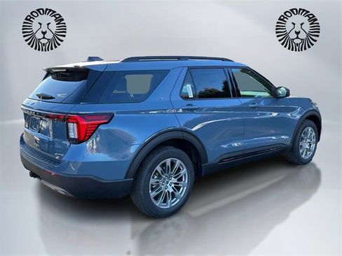 New 2026 Ford Explorer Active image 5