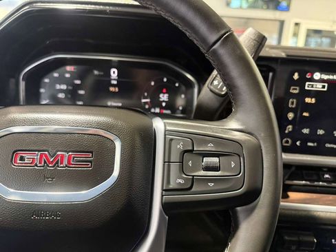 Used 2025 GMC Sierra 1500 SLT image 16
