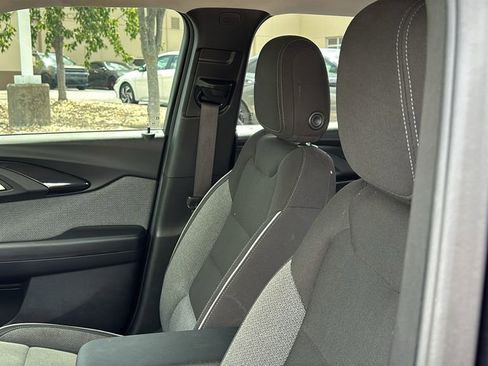 Used 2021 Chevrolet TrailBlazer LT w/ Convenience Package FWD image 24