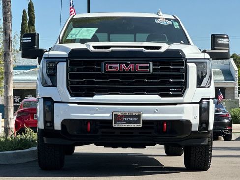 Used 2024 GMC Sierra 2500 AT4 w/ AT4 Premium Plus Package AWD/4WD image 9