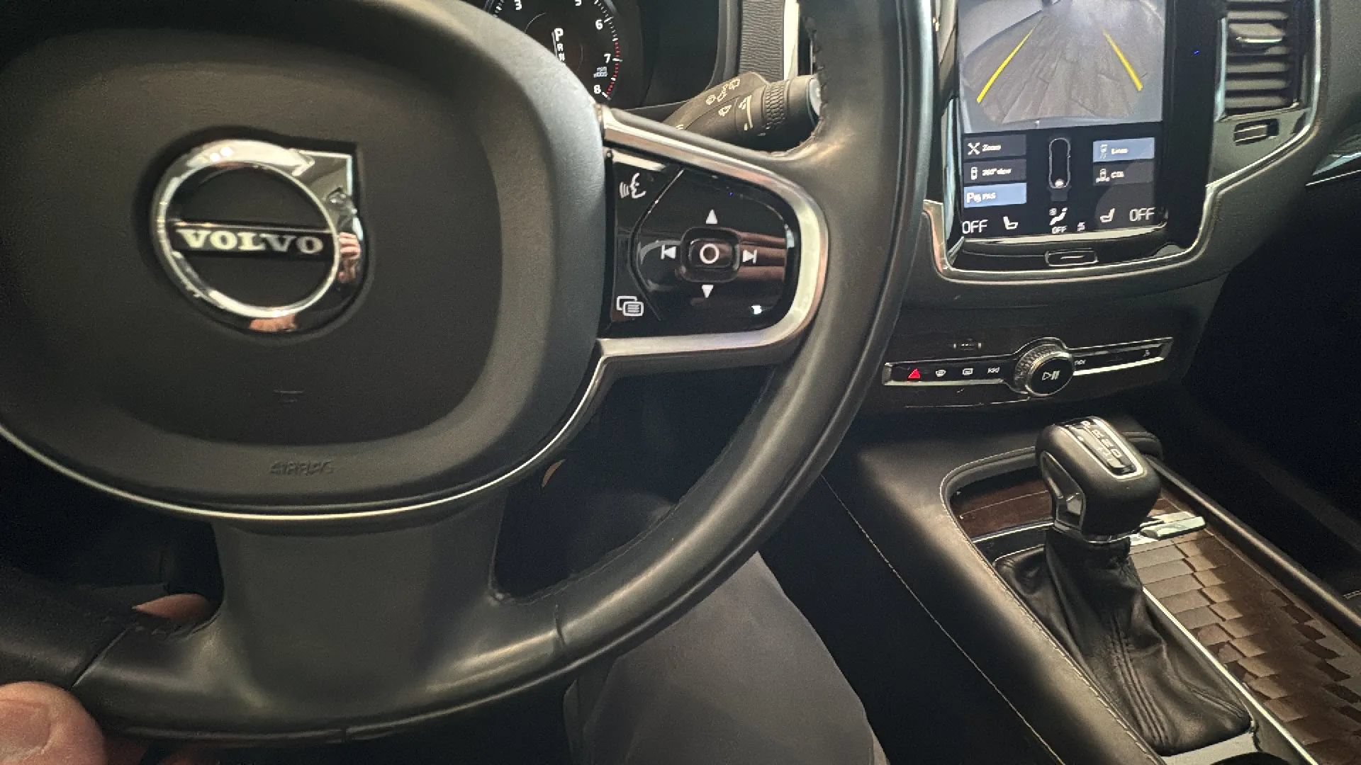 Used 2017 Volvo XC90 T6 Momentum w/ Vision Package AWD/4WD image 36