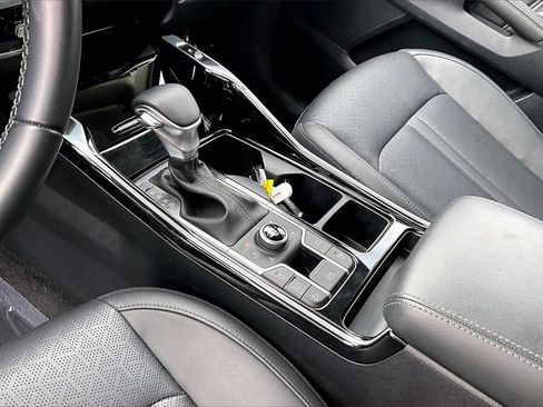 Certified 2023 Kia Sorento SX image 10