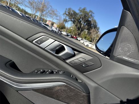 Used 2025 BMW X5 xDrive40i w/ Executive Package image 12