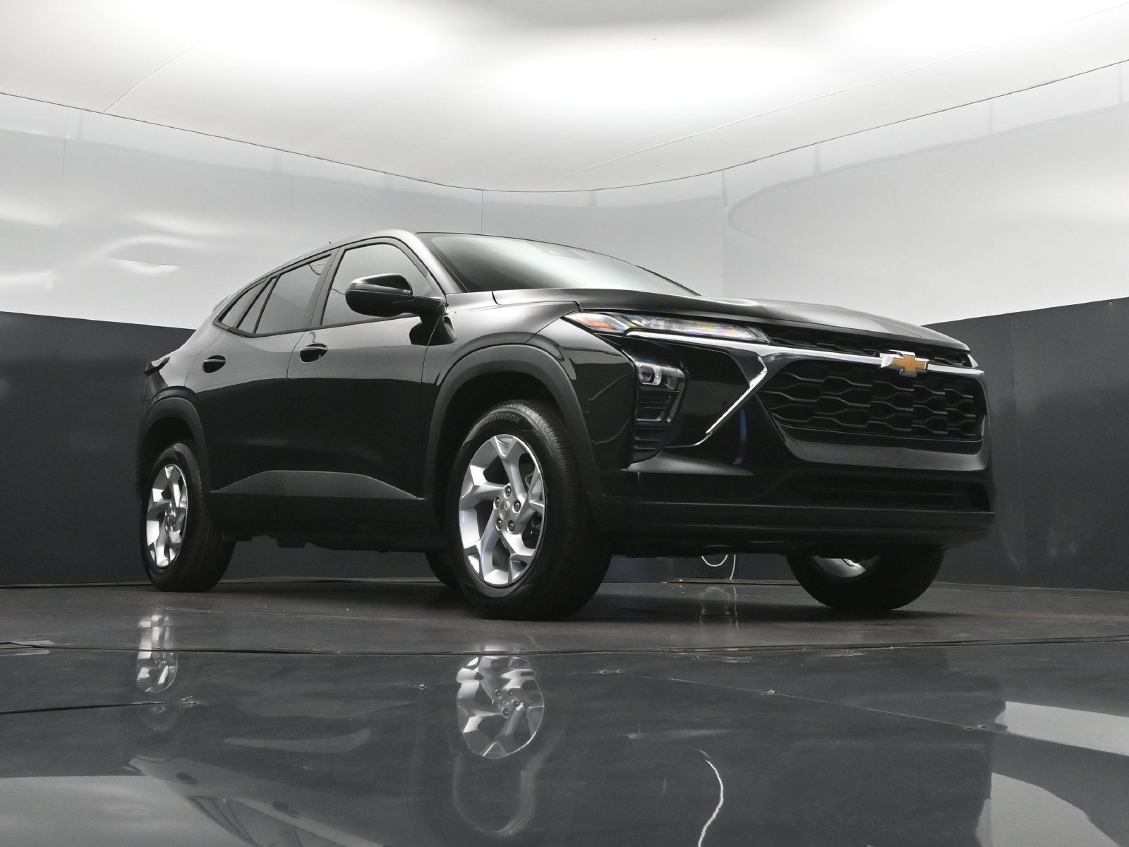 New 2026 Chevrolet Trax LS w/ LS Convenience Package FWD image 44