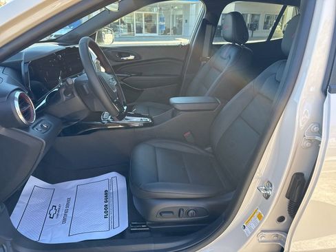 New 2026 Chevrolet Trax RS image 9