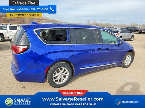 Used 2020 Chrysler Pacifica Touring-L image 4